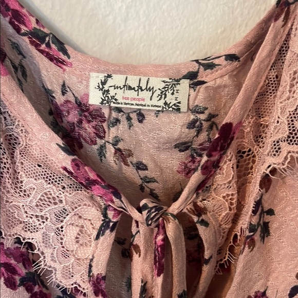 FREE PEOPLE Floral Pink Lace-Trimmed Bodysuit - Picture 3 of 7